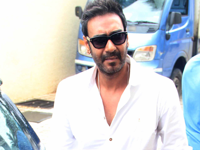 No, Ajay Devgn Doesn't Have a Cameo in Shah Rukh Khan's <I>Dilwale</i>