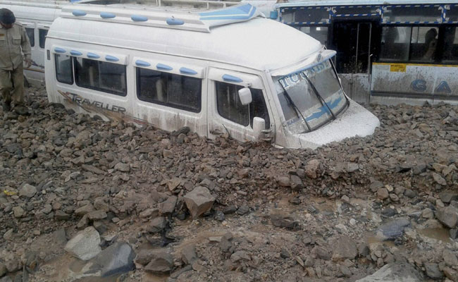 Cloudburst Kills 3 at Amarnath Camp, Rescue Operation On