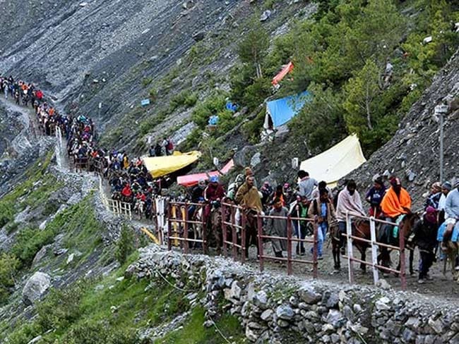 जम्मू-कश्मीर में भारी बारिश, रोकी गई 'अमरनाथ यात्रा'
