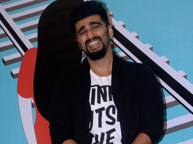 Arjun Kapoor Tweets Selfie to Celebrate 1.5 Million Fans on Twitter