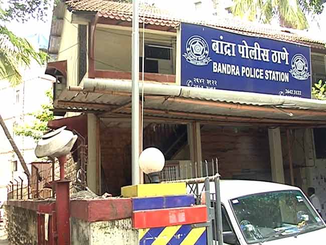 महाराष्ट्र : पुलिस थाने में शिकायत करनी है तो आधार कार्ड लाओ! सरकार ने बनाया नया नियम