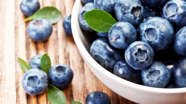 Drinking Blueberry Juice May Boost Brain Function in Elder People