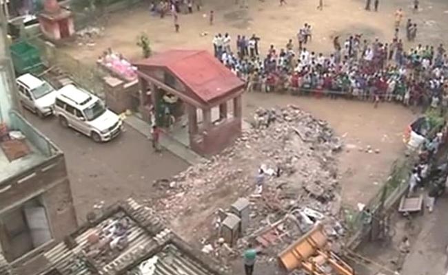 5 Dead in 4-Storey Building Building Collapse in Delhi