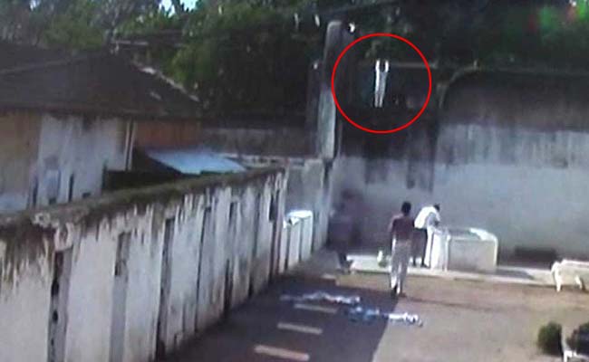 Prison Break Caught on Camera: Murder Convict Escapes, Then Surrenders