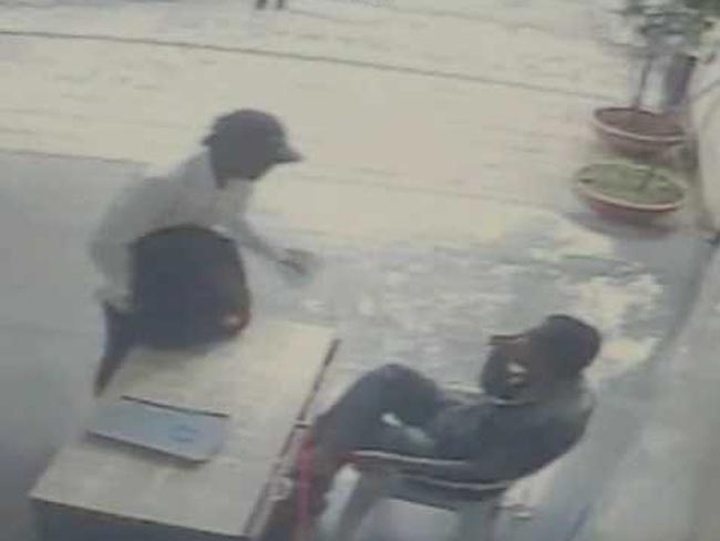 दादर में मॉल के बाहर हुई फायरिंग के मामले में पांच गिरफ्तार