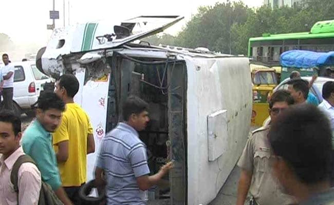 12 Schoolchildren Injured After Bus Overturns in Delhi