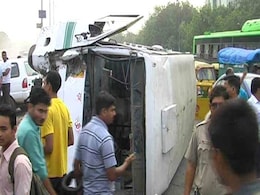 12 Schoolchildren Injured After Bus Overturns in Delhi 12 Schoolchildren Injured After Bus Overturns in Delhi