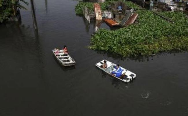 4 Dead, Thousands Flee as Floods Hit Northern Philippines