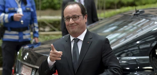 Target Islamic State With Air Strikes in Syria, Not Other Groups: Francois Hollande