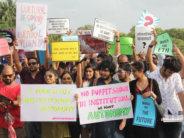 Kolkata Students Express Solidarity With FTII Protest