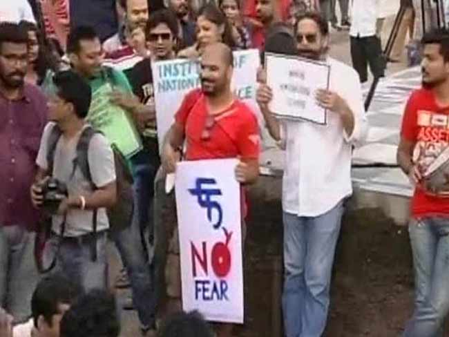Pune Film Institute Student Delegation Meets Information and Broadcasting Officials; No Breakthrough