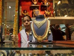 Consumers Cash In Old Jewellery As Gold Prices Rally: Report
