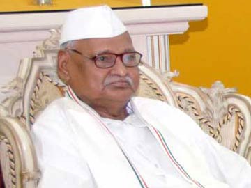 व्यापमं घोटाले पर व्याप्त हंगामा, राज्यपाल भी घिरे