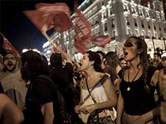 जनमत संग्रह में अंतरराष्ट्रीय दानदाताओं की शर्तें ठुकराने के बाद यूनान अनिश्चित भविष्य की ओर