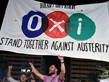 रवीश रंजन की कलम से : इतिहास बना गया ग्रीस का जनमत संग्रह