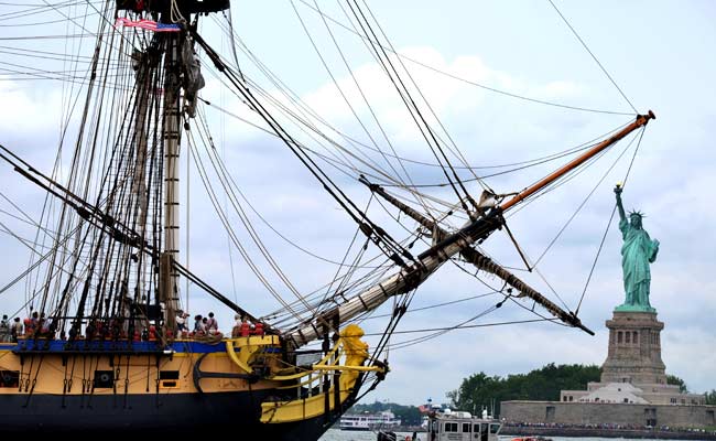 Replica 'Hermione' to Set Sail for France After Canada Visit