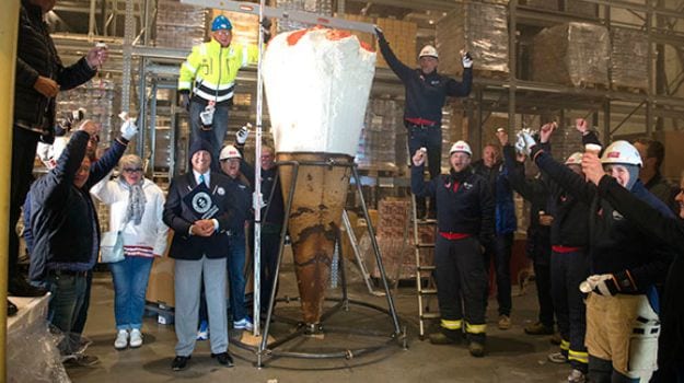 This Will Make You Scream: World's Tallest Ice-Cream Cone