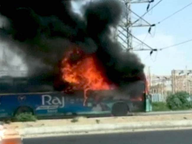 जालंधर में चलती बस में लगी आग, यात्रियों ने कूदकर बचाई जान