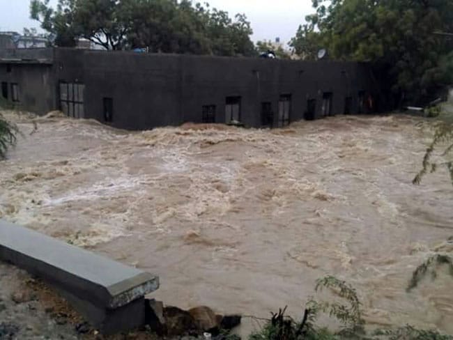 जालौर जिले में टूटा बांध, सांचौर शहर की तरफ बढ़ रहा है पानी