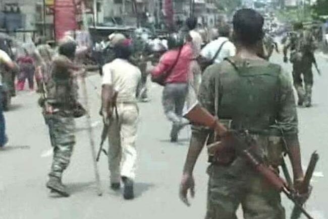 छेड़खानी के विरोध में दो गुटों में भिड़ंत के बाद जमशेदपुर में तनाव छेड़खानी के विरोध में दो गुटों में भिड़ंत के बाद जमशेदपुर में तनाव