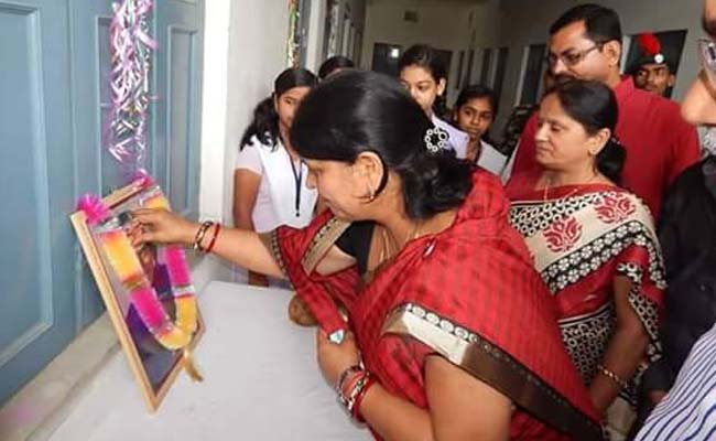 Jharkhand Minister 'Pays Respect' To Former President APJ Abdul Kalam