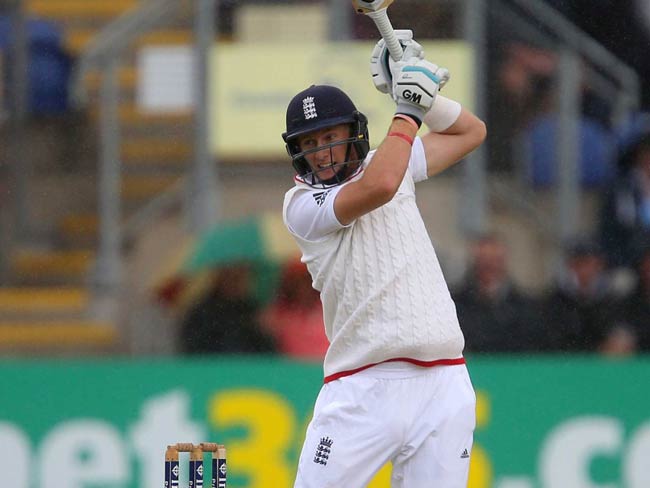 एशेज सीरीज : पहले टेस्‍ट के पहले दिन का खेल खत्‍म, इंग्‍लैंड ने 7 विकेट खोकर बनाए 343 रन