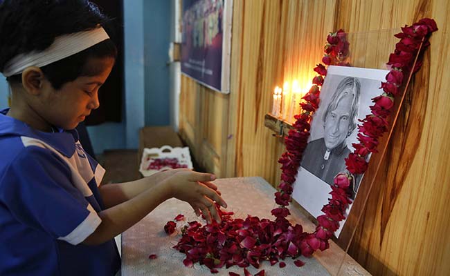 Public Tribute to President APJ Abdul Kalam At His Residence in Delhi