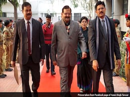 BJP's Karan Singh Tanwar Sworn In as Delhi Municipal Council Vice-Chairman BJP's Karan Singh Tanwar Sworn In as Delhi Municipal Council Vice-Chairman