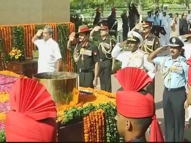 करगिल विजय दिवस पर देशभर में शहीदों को दी जा रही है श्रद्धांजलि