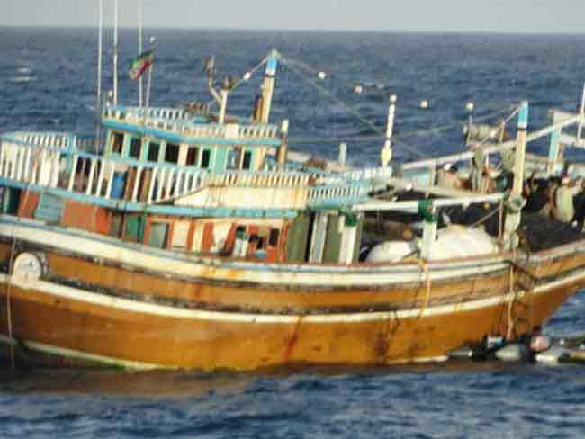केरल तट पर पकड़ी गई ईरान से आई संदिग्ध नौका, सेटेलाइट फोन बरामद