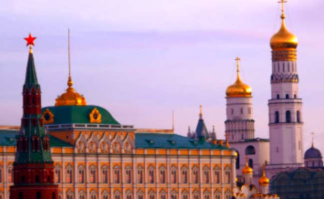 Kremlin 'Respects' French Vote, Urges Better Ties