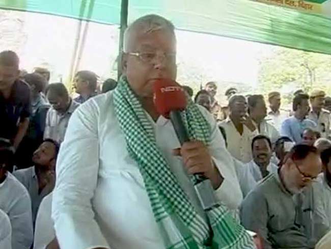 लालू ने ताना पीएम पर निशाना, बोले- फूहड़ भाषा का इस्तेमाल कर रहे हैं मोदी