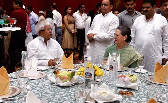 Bihar Alliance Tension Has Lalu Prasad Deciding to Skip Sonia Gandhi's Dinner