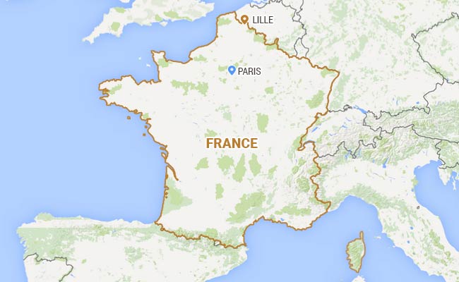 6 Injured When Roof Sheared Off Bus in Northern France