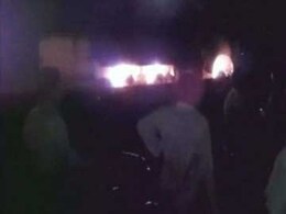 झारखंड : नक्सलियों का तांडव, 30 गाड़ियां फूंक डाली झारखंड : नक्सलियों का तांडव, 30 गाड़ियां फूंक डाली