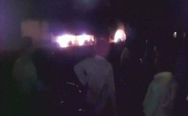 Maoists Torch 30 Vehicles in Jharkhand