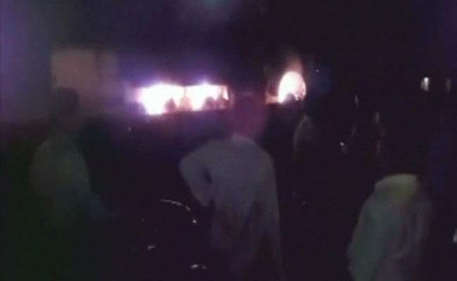 Maoists Torch 30 Vehicles in Jharkhand