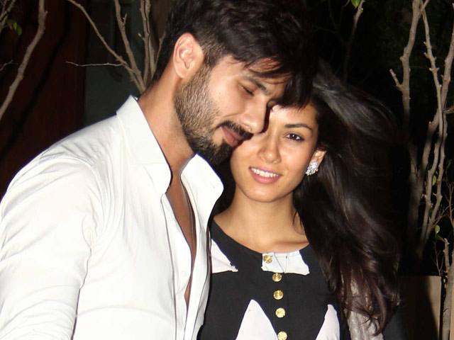 Exclusive: Shahid, Mira's Mumbai Reception Card, Designed by Ravish Kapoor, Has a Silver Lining