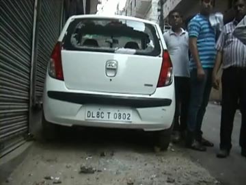 दिल्ली : मोबाइल शोरूम में सेल्सगर्ल से बदसलूकी, विरोध करने पर किया तोड़फोड़