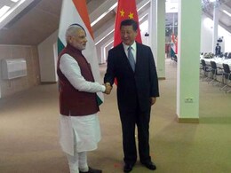 शी चिनफिंग से मिले PM मोदी, लखवी पर चीन के रुख़ को लेकर जताई चिंता शी चिनफिंग से मिले PM मोदी, लखवी पर चीन के रुख़ को लेकर जताई चिंता