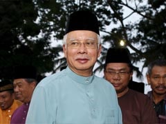 Malaysia' Najib Razak Denies Fraud, Says Ex-PM Mahathir Mohamad, Foments Crisis