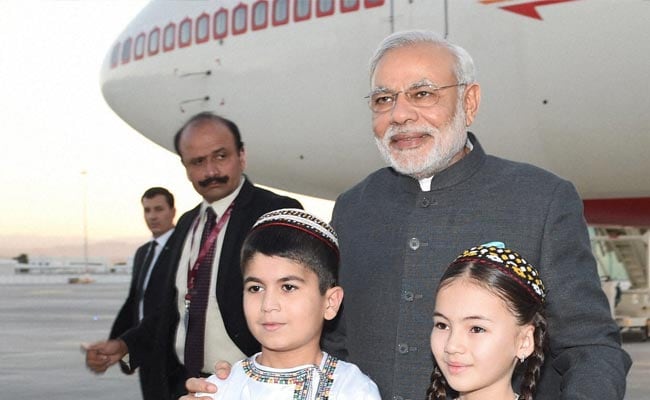 Prime Minister Narendra Modi Arrives in Turkmen Capital