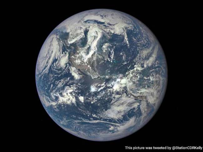 16 लाख किमी दूर स्पेस में खींची गई पृथ्वी की यह शानदार तस्वीर!