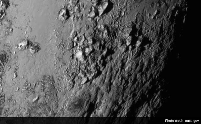 Mysterious Icy Plains Glimpsed on Pluto's Surface