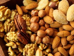 Eat Nuts Daily to Lose Weight Eat Nuts Daily to Lose Weight