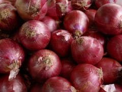 30 Thousand Kilos of Onions Sold in a Day After Delhi Govt Slashes Rate
