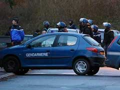 French Special Forces Evacuate18 From Mall After Gunmen Attack