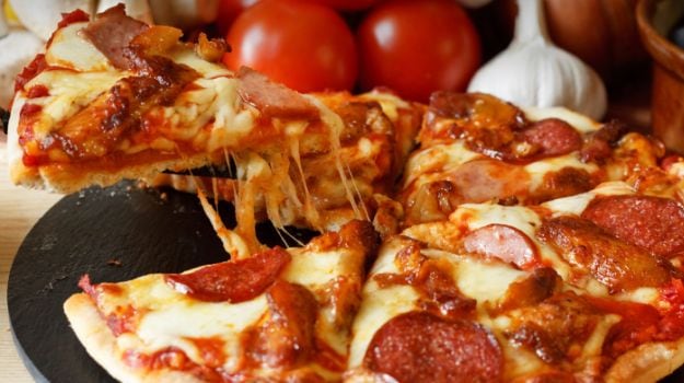 A Complete Guide on Ordering Pizza - Hungry Foodography