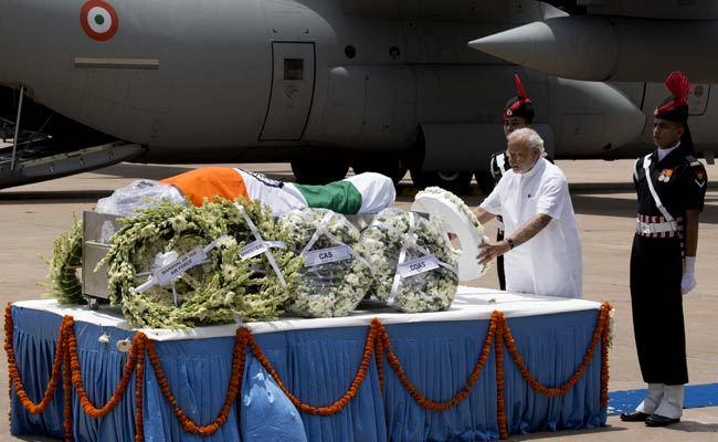 Large Crowds, Children With Roses, Pay Tribute to People's President Abdul Kalam