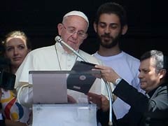 Pope Francis Signs Up for World Youth Day Using iPad